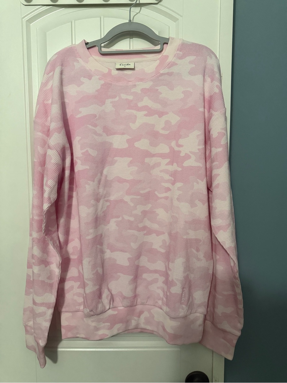 Comfrt Pink Camo Crewneck Sweater